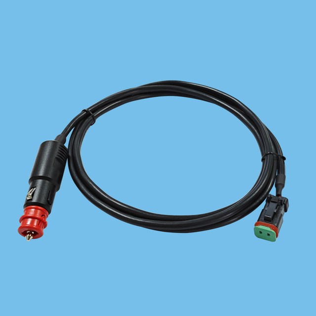 Cigarette lighter plug rotary lamp plug connection line