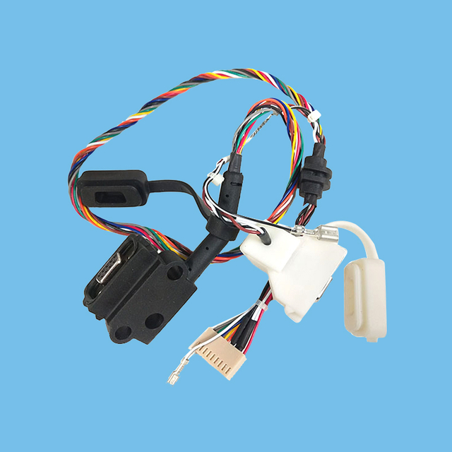 Wire for weeding robotic equipment - PUR moulding