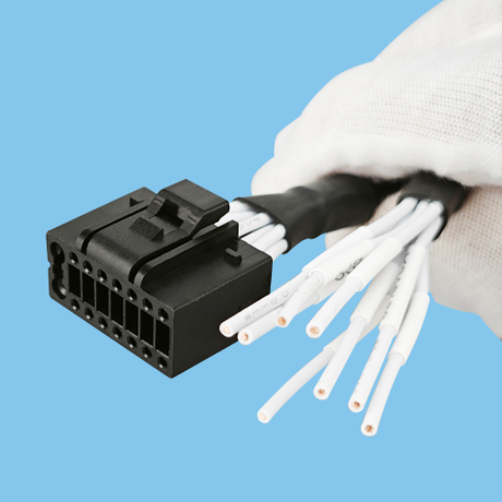 Waterproof protective socket for vehicles